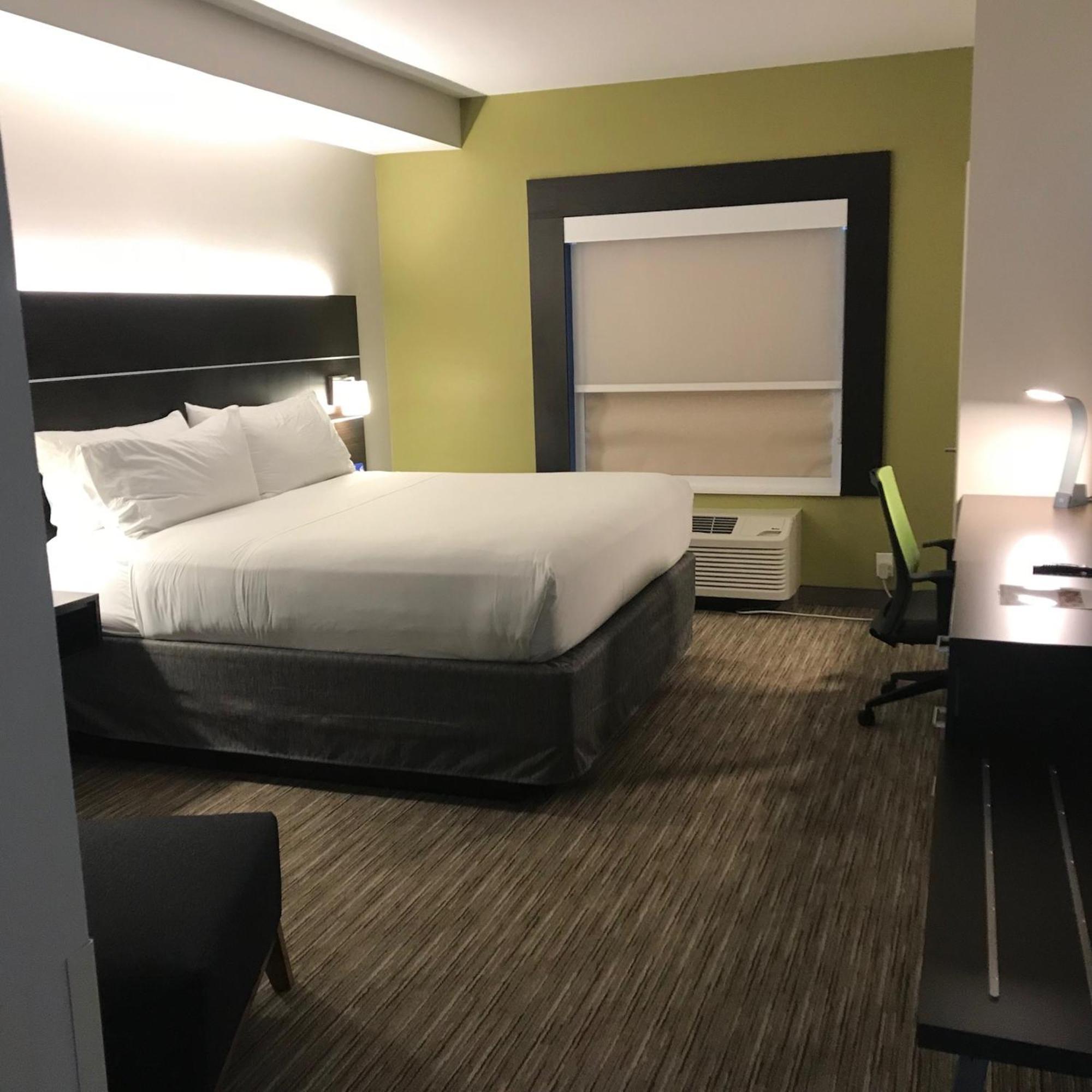 Standard King Room,1275778078:JPEG